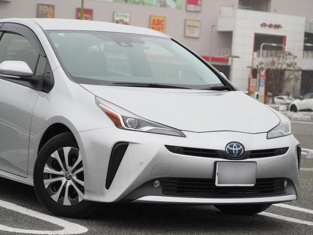 2021 Toyota PRIUS Silver, 79,732 km, Japan export – photo 8