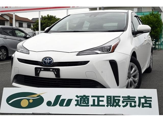 2021 Toyota PRIUS White, 77,000 km, Japan export – photo 1