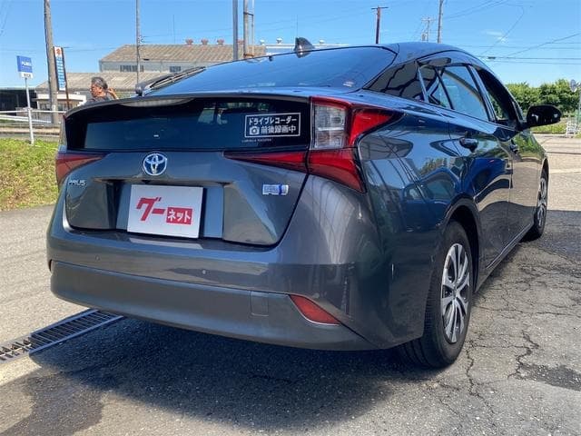 2021 Toyota PRIUS Gray, 90,559 km, Japan export – photo 20