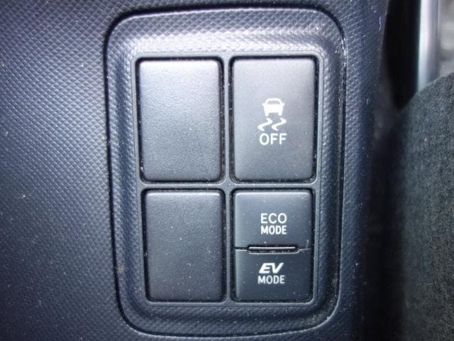 2021 Toyota AQUA Silver, 61,930 km, Japan export – photo 14