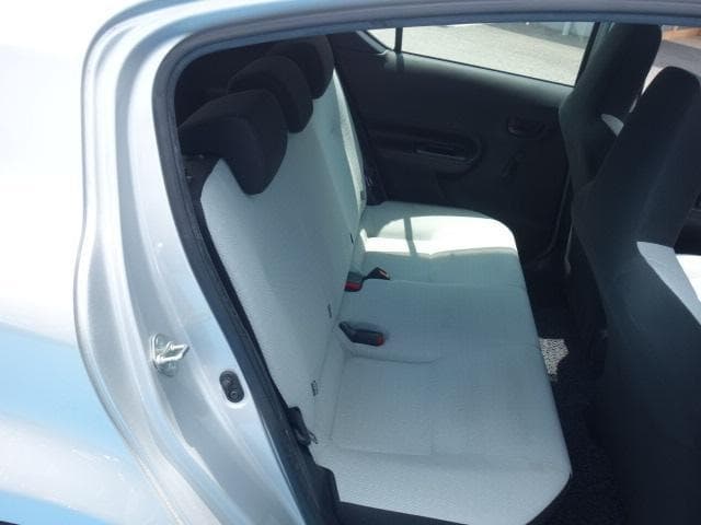 2021 Toyota AQUA Silver, 61,930 km, Japan export – photo 17