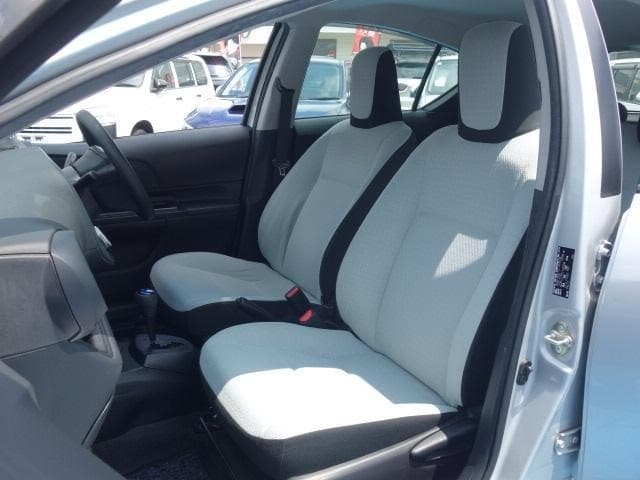 2021 Toyota AQUA Silver, 61,930 km, Japan export – photo 18