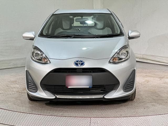 2021 Toyota AQUA Silver, 84,000 km, Japan export – photo 12