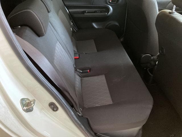 2021 Toyota AQUA PEARL, 94,000 km, Japan export – photo 12