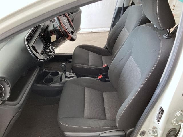 2021 Toyota AQUA PEARL, 94,000 km, Japan export – photo 11