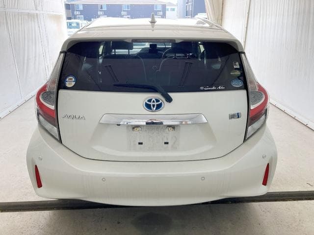 2021 Toyota AQUA PEARL, 94,000 km, Japan export – photo 5