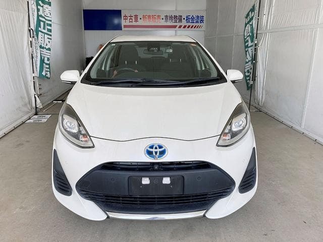 2021 Toyota AQUA PEARL, 94,000 km, Japan export – photo 2