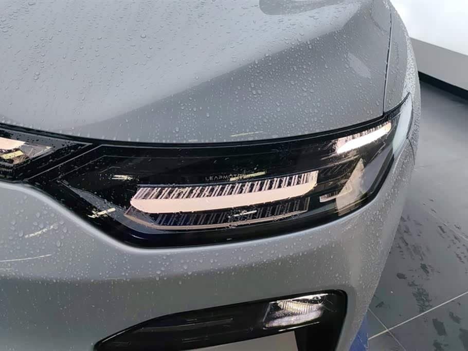 2025 Leapmotor C11 银灰色, 14,700 km, China export – photo 5