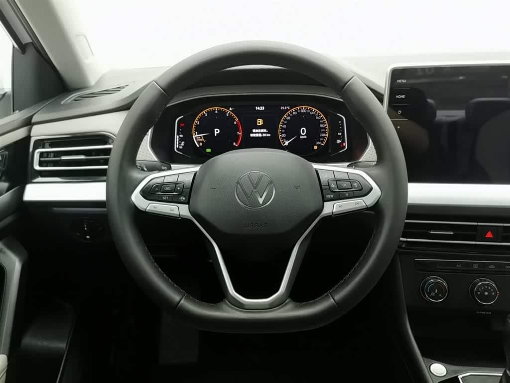 2023 Volkswagen Lavida White, 18,700 km, China export – photo 11
