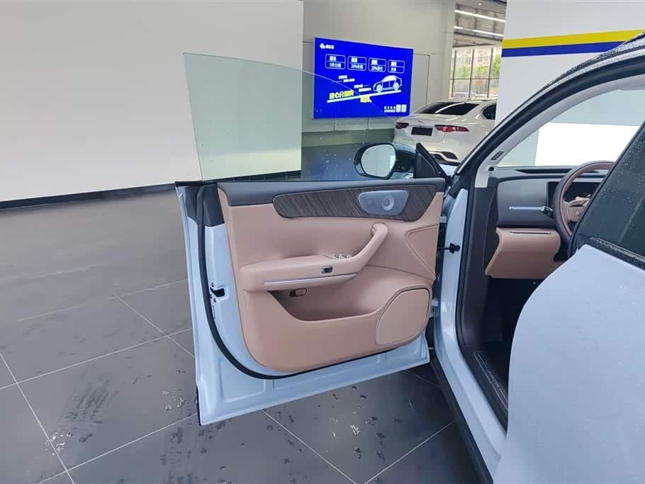 2025 Leapmotor C11 银灰色, 14,700 km, China export – photo 7