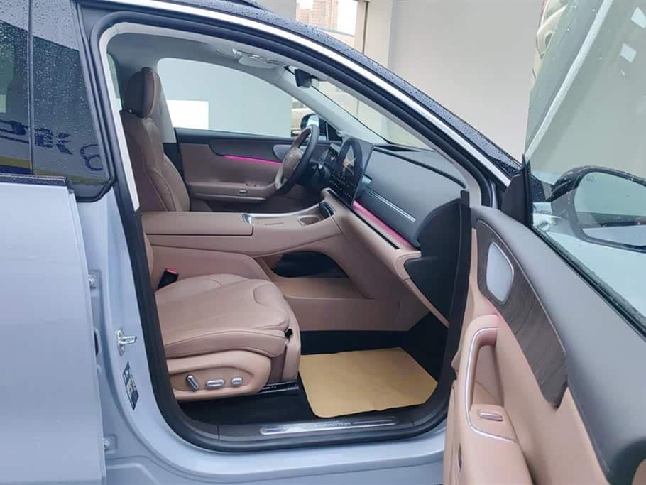 2025 Leapmotor C11 银灰色, 14,700 km, China export – photo 8