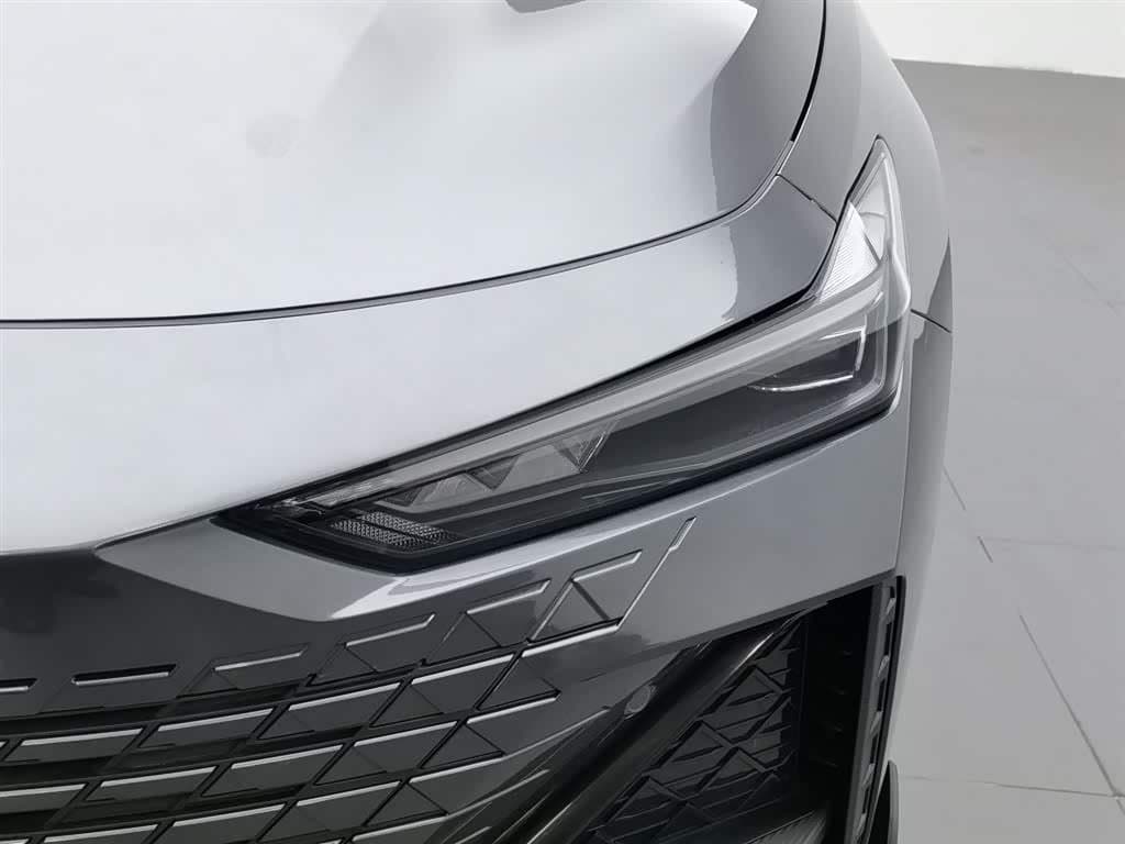 2022 Changan UNI-V 银灰色, 22,500 km, China export – photo 7