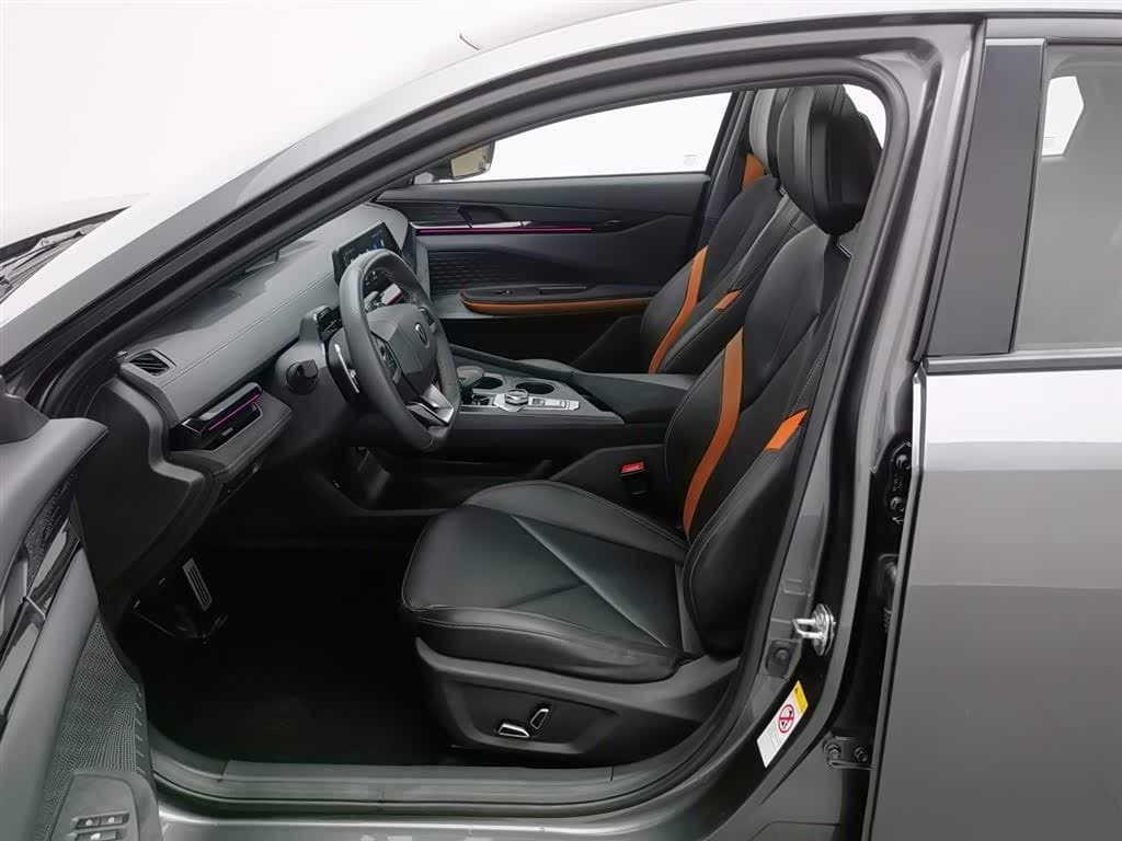 2022 Changan UNI-V 银灰色, 22,500 km, China export – photo 10