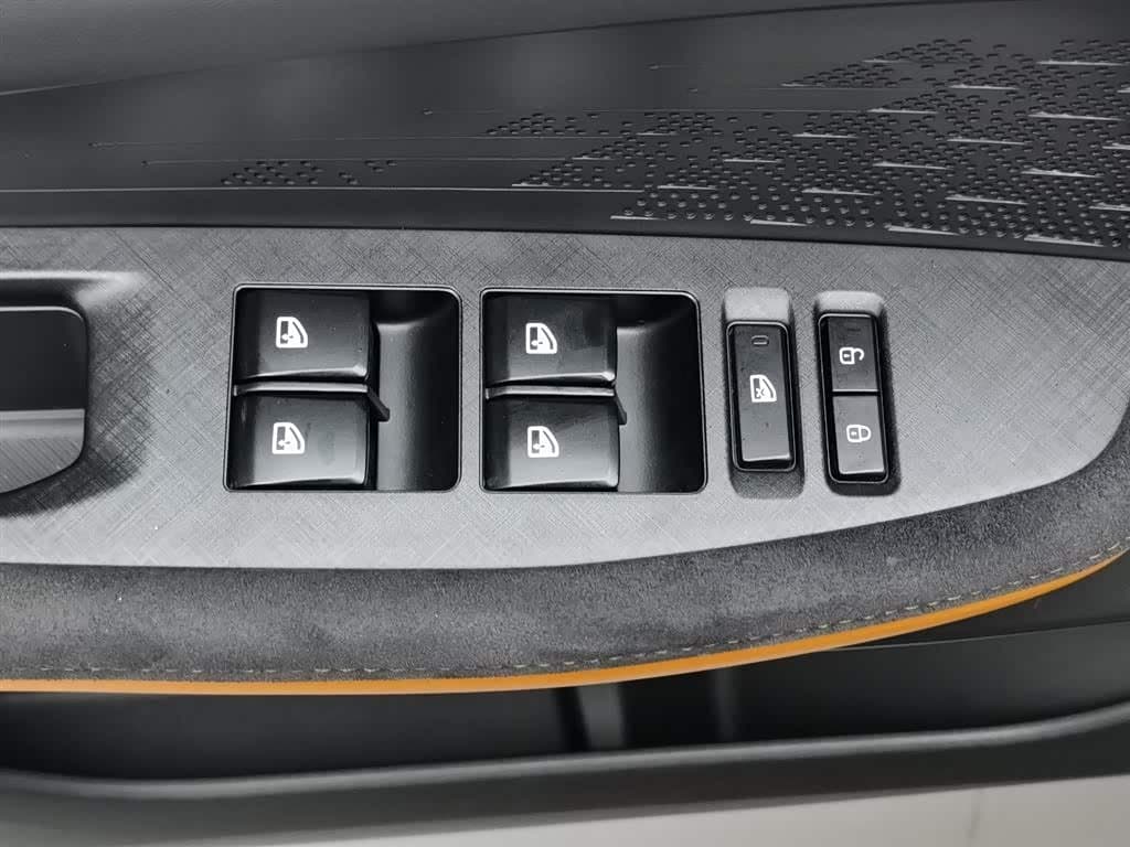 2022 Changan UNI-V 银灰色, 22,500 km, China export – photo 9