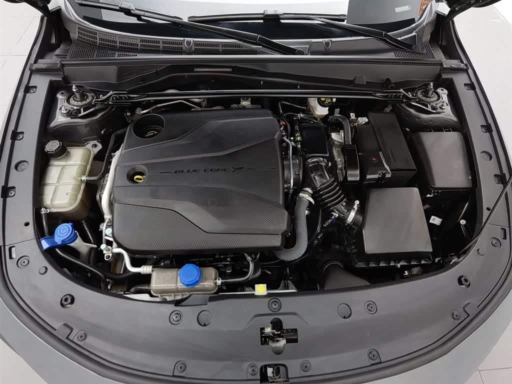 2022 Changan UNI-V 银灰色, 22,500 km, China export – photo 6