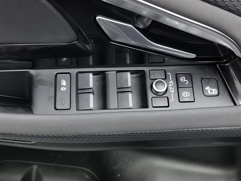 2021 Land Rover Range Rover Evoque 银灰色, 73,100 km, China export – photo 9