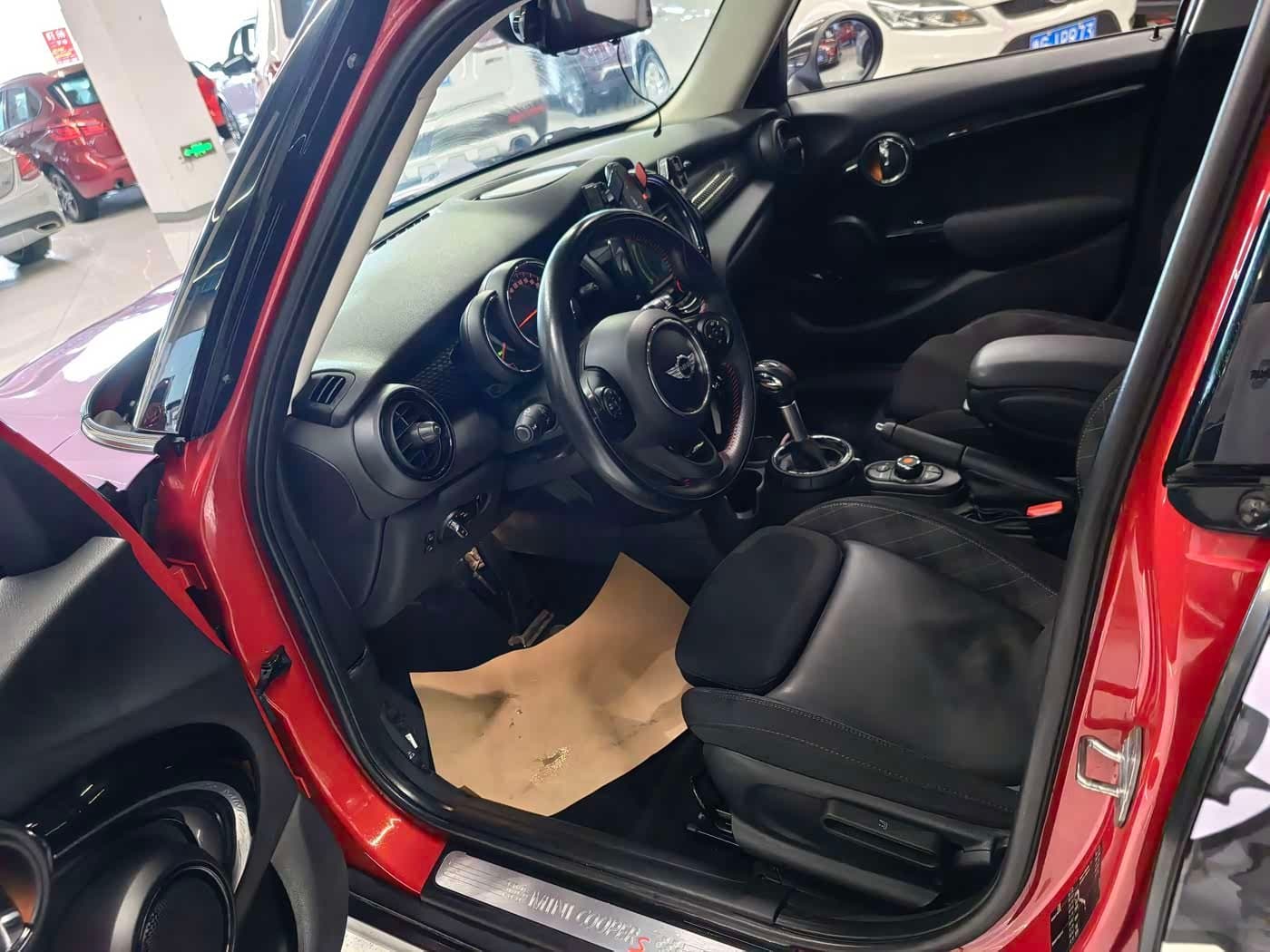 2016 MINI MINI Red, 90,000 km, China export – photo 6