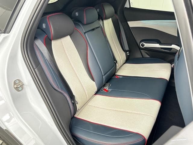 2025 BYD ATTO 3 White, 389 km, Japan export – photo 20