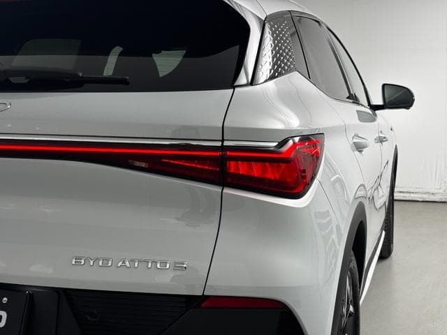 2025 BYD ATTO 3 White, 389 km, Japan export – photo 13