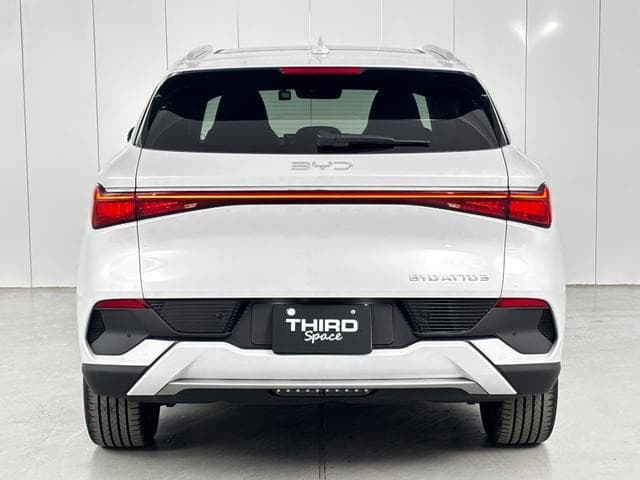 2025 BYD ATTO 3 White, 389 km, Japan export – photo 8