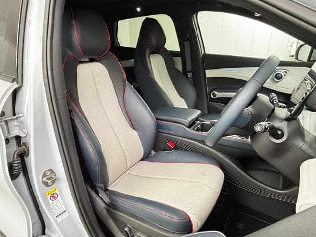 2025 BYD ATTO 3 White, 389 km, Japan export – photo 18