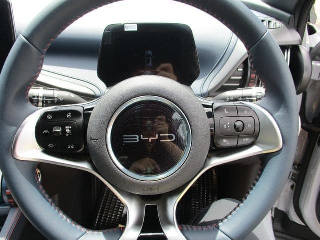 2023 BYD ATTO 3 White, 100 km, Japan export – photo 3