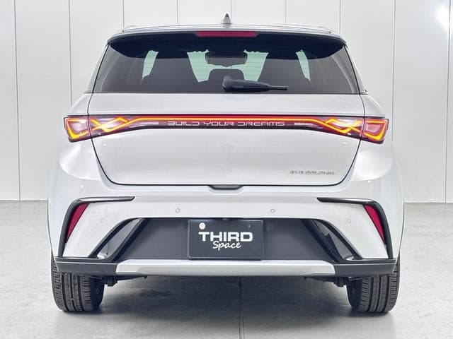 2024 BYD DOLPHIN WHITE/GRAY, 9,573 km, Japan export – photo 11