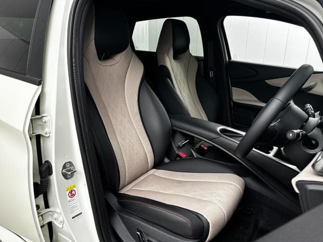 2025 BYD DOLPHIN White, 59 km, Japan export – photo 10