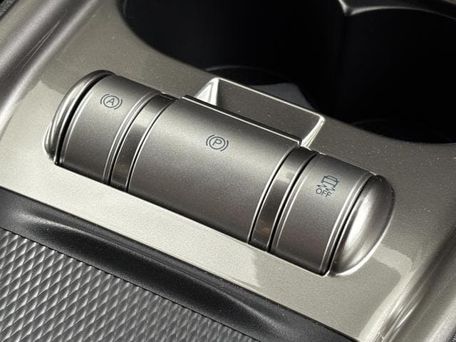 2025 BYD DOLPHIN White, 59 km, Japan export – photo 8