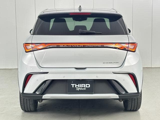 2024 BYD DOLPHIN WHITE/GRAY, 10,459 km, Japan export – photo 12