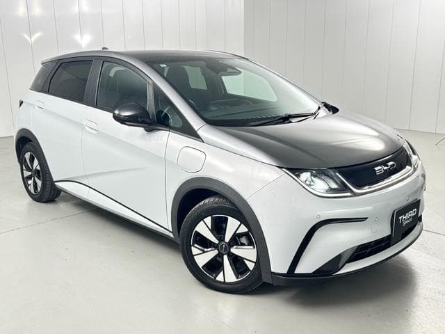2024 BYD DOLPHIN WHITE/GRAY, 10,459 km, Japan export – photo 7