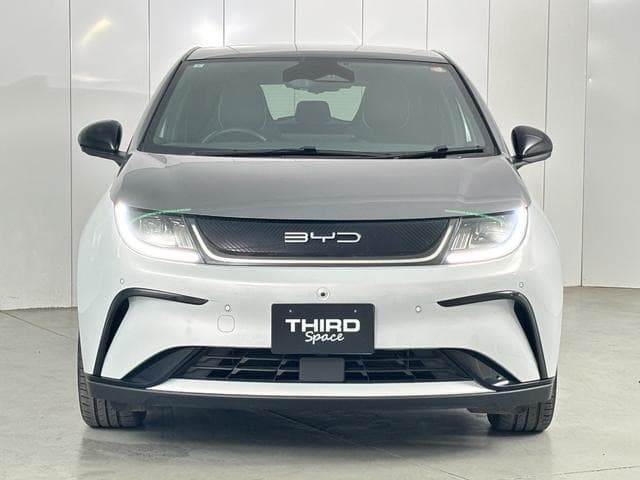 2023 BYD DOLPHIN WHITE II, 11,501 km, Japan export – photo 2