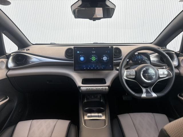 2025 BYD DOLPHIN White, 3,000 km, Japan export – photo 6