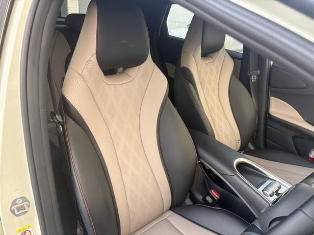 2025 BYD DOLPHIN White, 3,000 km, Japan export – photo 11