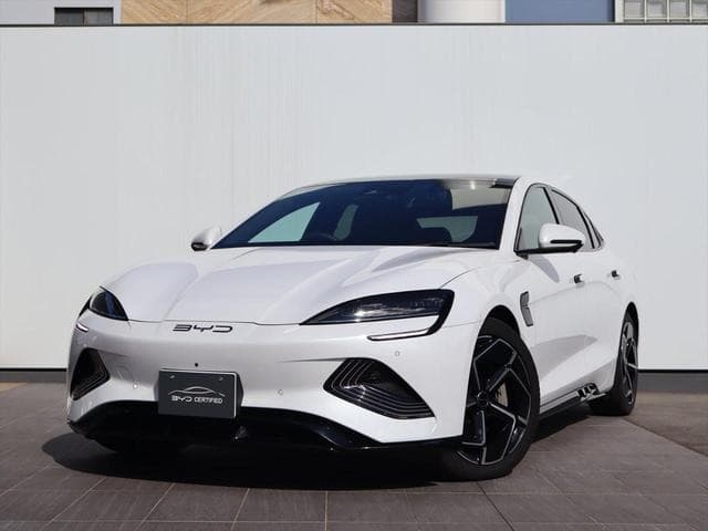 2024 BYD SEAL White, 11,000 km, Japan export – photo 1