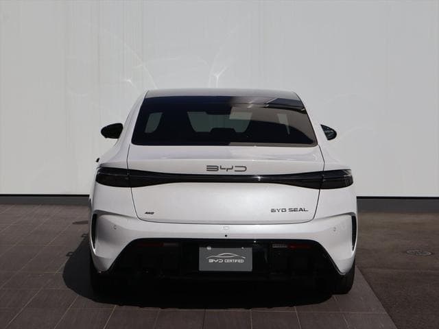 2024 BYD SEAL White, 11,000 km, Japan export – photo 9