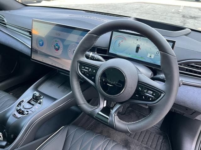 2025 BYD SEAL Black, 4,493 km, Japan export – photo 15