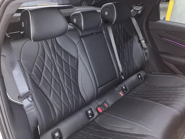 2025 BYD SEAL White, 2,000 km, Japan export – photo 13