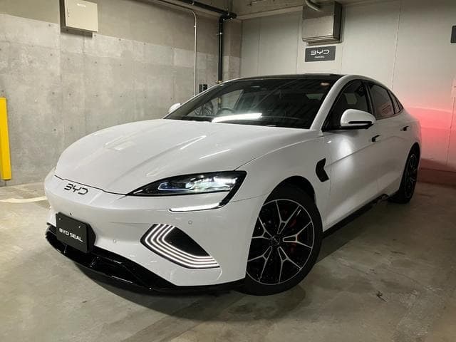 2025 BYD SEAL White, 2,000 km, Japan export – photo 2