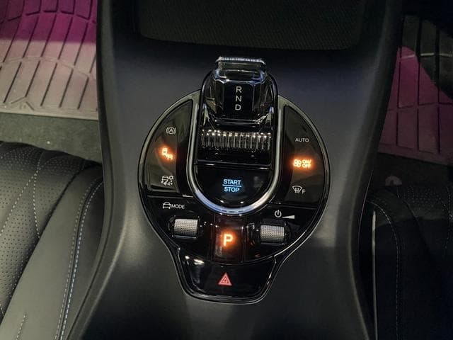 2025 BYD SEAL White, 2,000 km, Japan export – photo 11