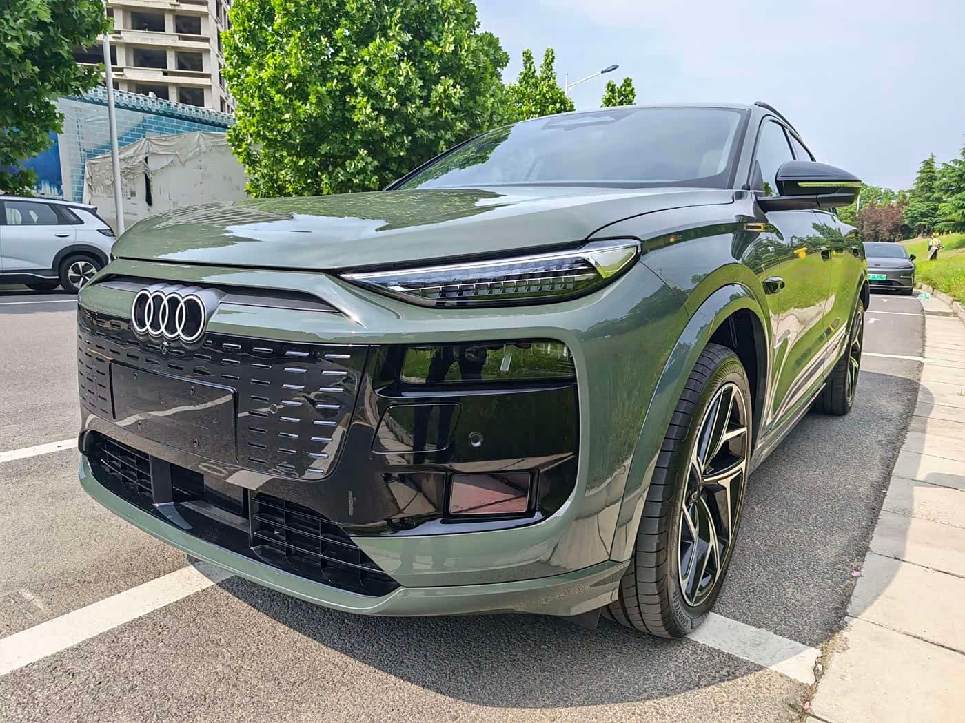 2025 Audi Q6L e-tron Green, 100 km, China export – photo 1