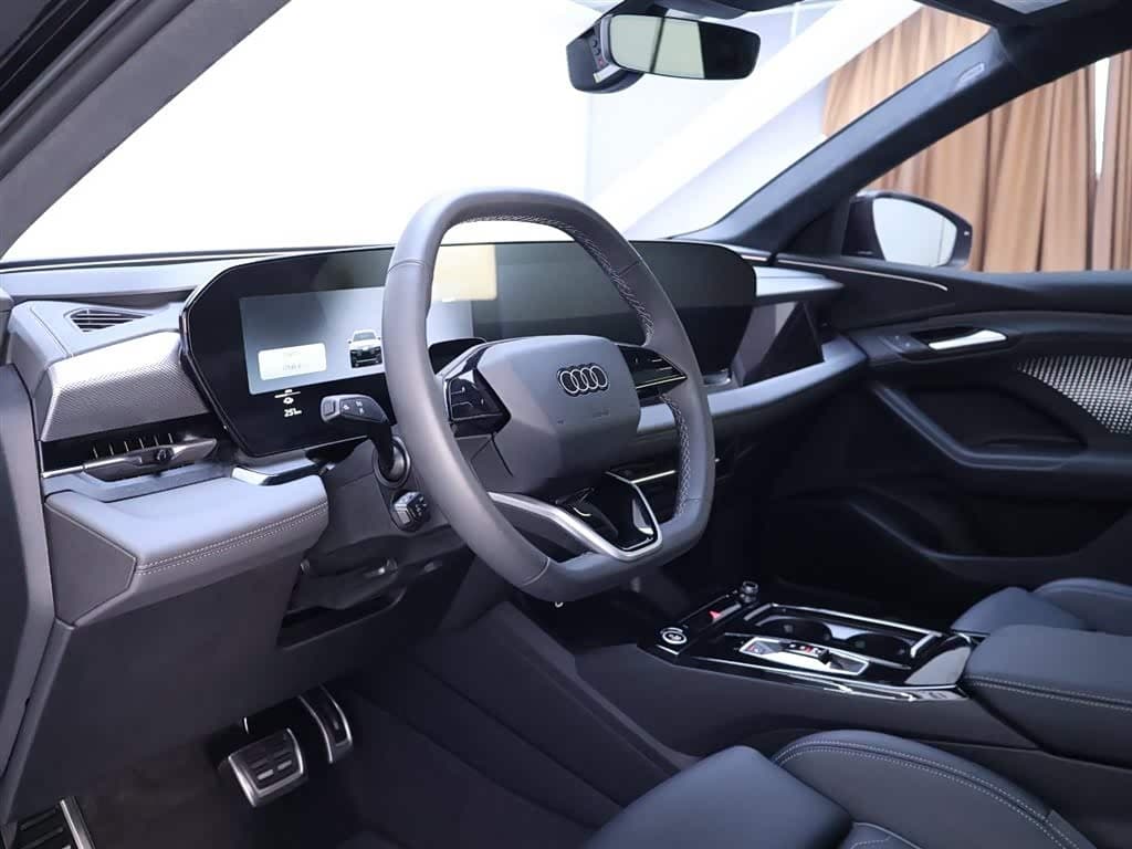 2025 Audi Q6L e-tron Black, 17,600 km, China export – photo 11