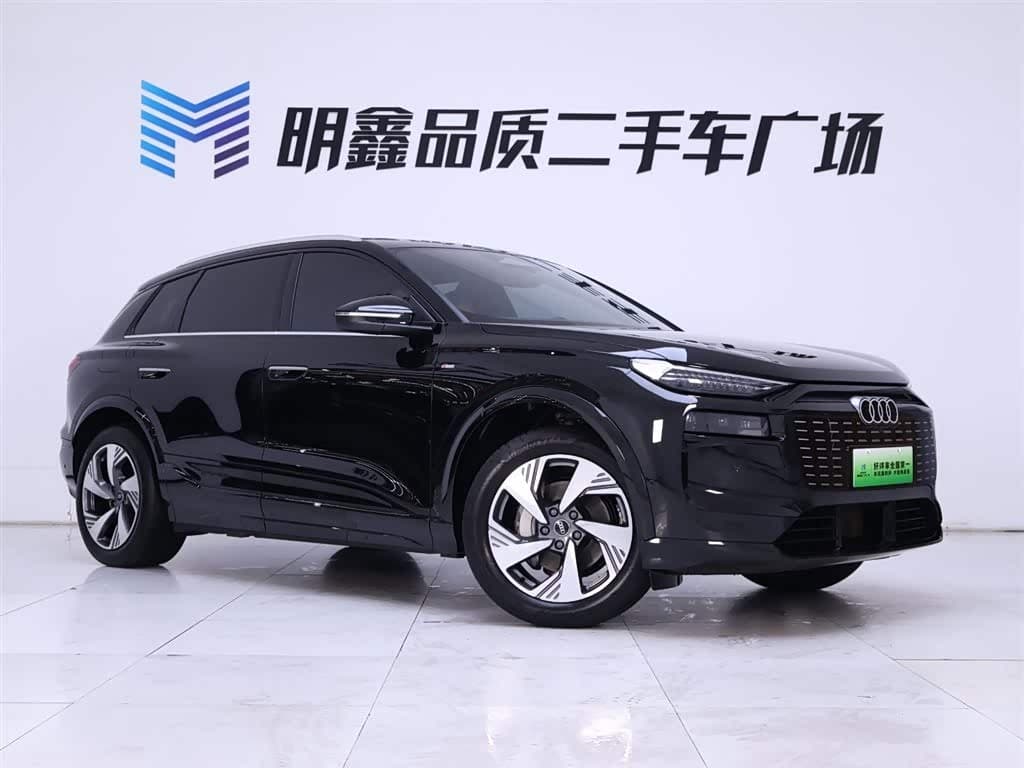 2025 Audi Q6L e-tron Black, 17,600 km, China export – photo 5