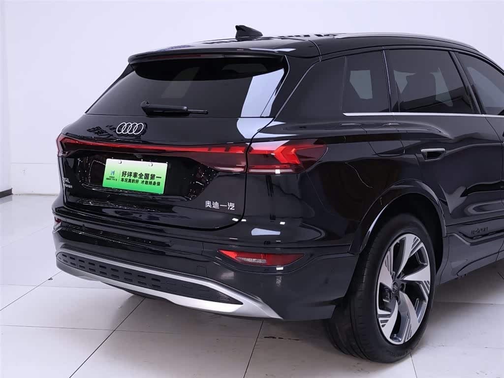2025 Audi Q6L e-tron Black, 17,600 km, China export – photo 8