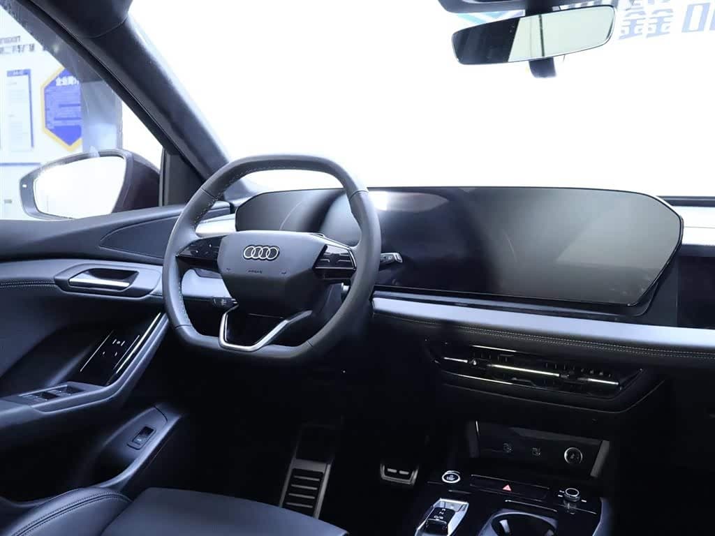 2025 Audi Q6L e-tron Black, 17,600 km, China export – photo 15