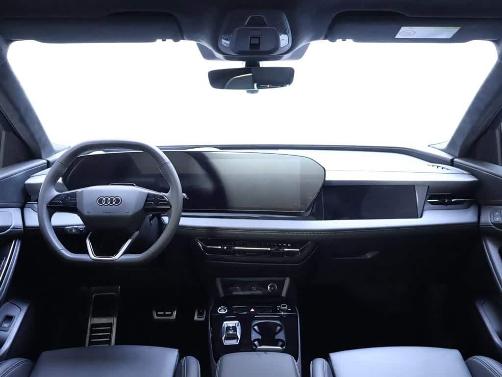 2025 Audi Q6L e-tron Black, 17,600 km, China export – photo 14