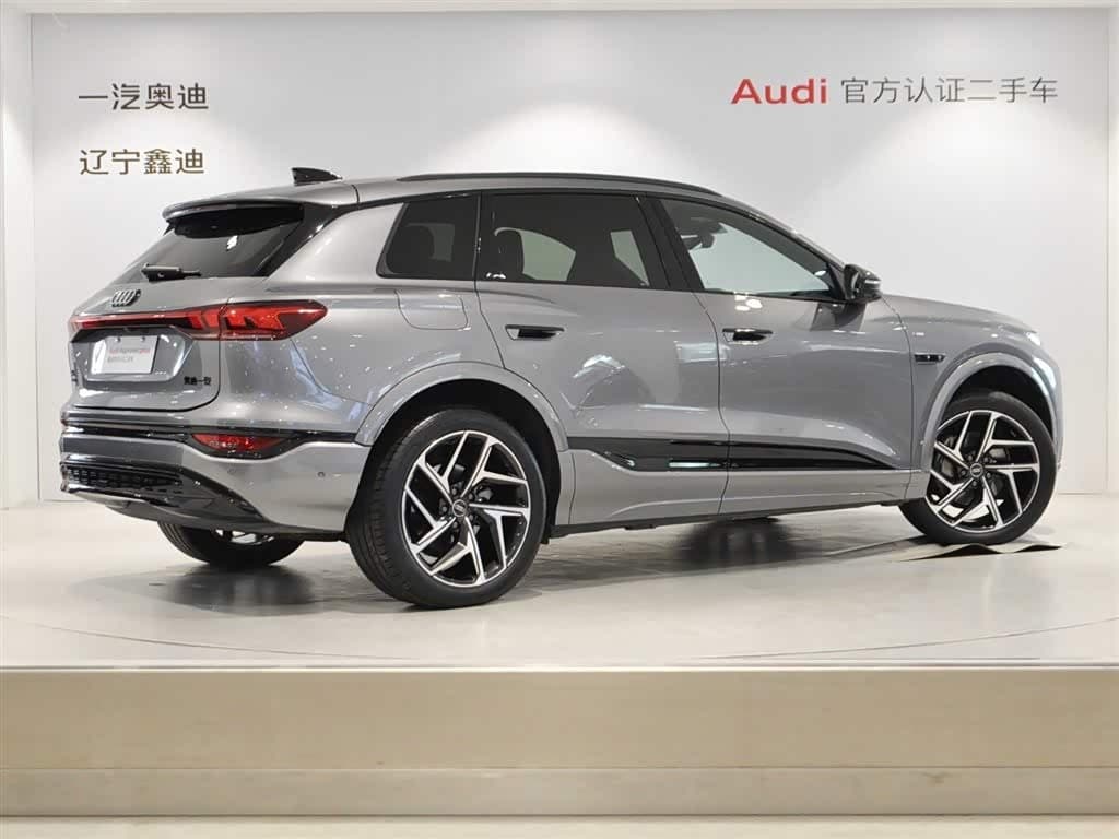 2025 Audi Q6L e-tron 银灰色, 14,300 km, China export – photo 4