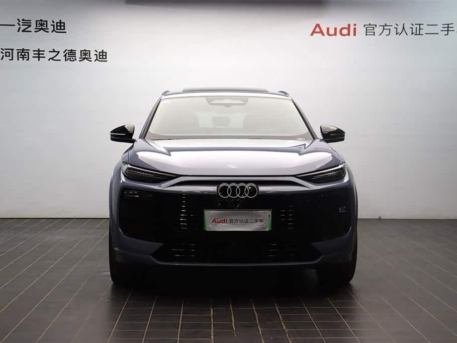 2025 Audi Q6L e-tron Red, 16,500 km, China export – photo 2