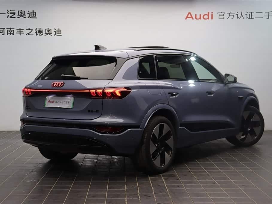 2025 Audi Q6L e-tron Red, 16,500 km, China export – photo 4