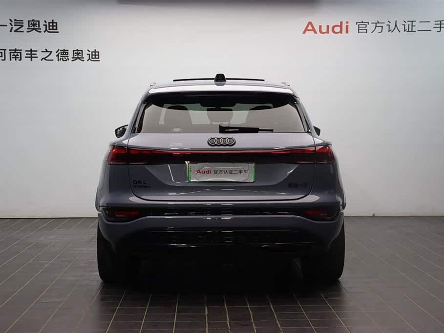 2025 Audi Q6L e-tron Red, 16,500 km, China export – photo 5